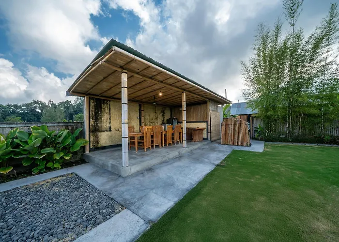 Tegal Bamboo & Private Hot Spring ロッジ