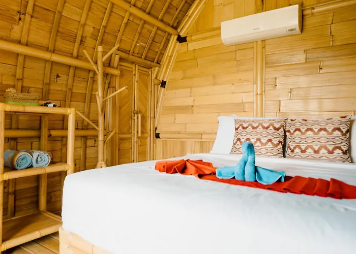 Tegal Bamboo & Private Hot Spring ロッジ *