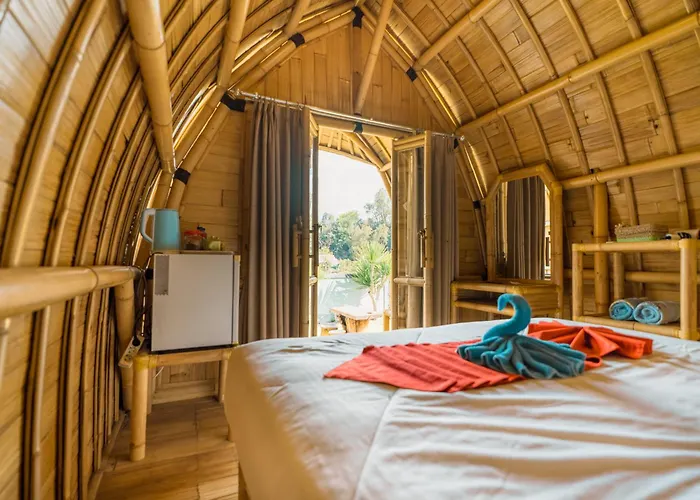 ロッジ Tegal Bamboo & Private Hot Spring *